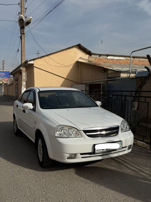 Продается Лассети 2009 года