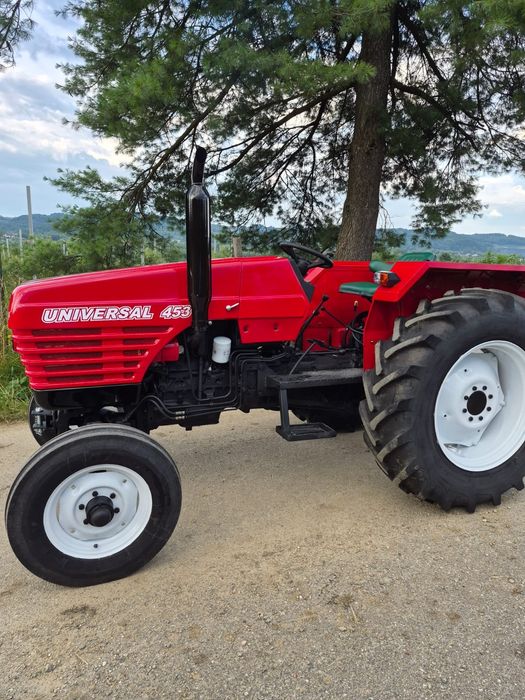 Tractor Universal 453 de Brașov