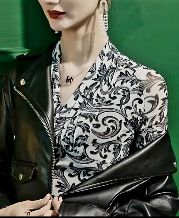 Дамска кокетна блуза  с 3/4 ръкав