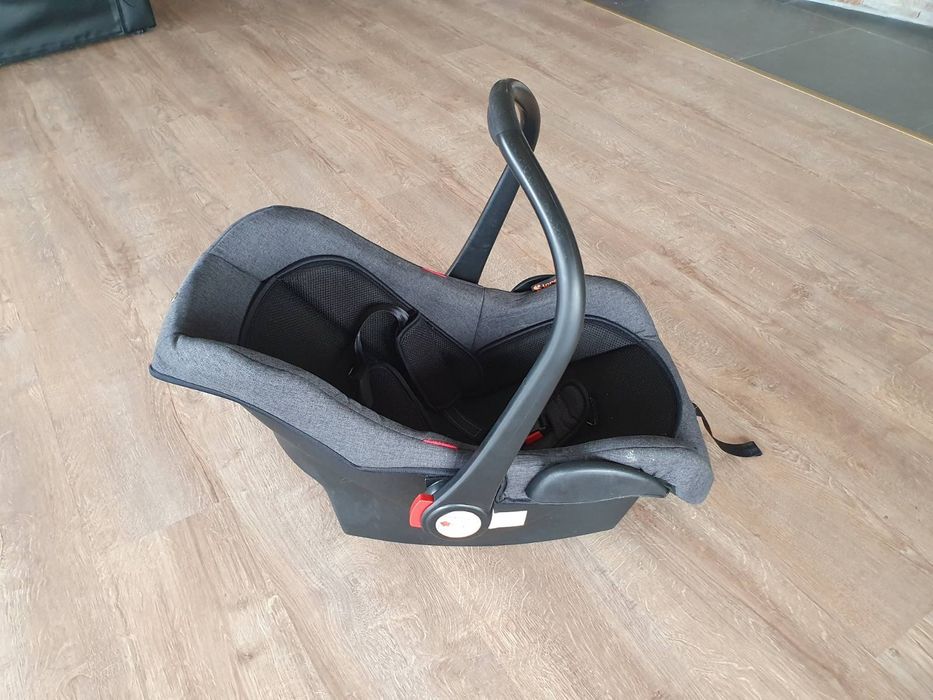 Детско столче-кошница за автомобил 0-13 кг. Не използвано!