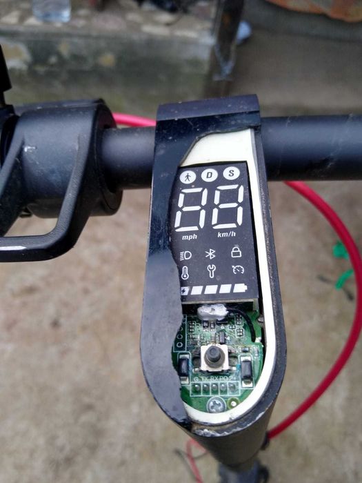 Trotinetă electrică ieftină