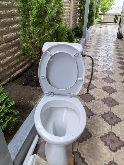 Унитаз с бочком.