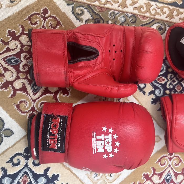 Боксерские перчатки, лапы, шлем