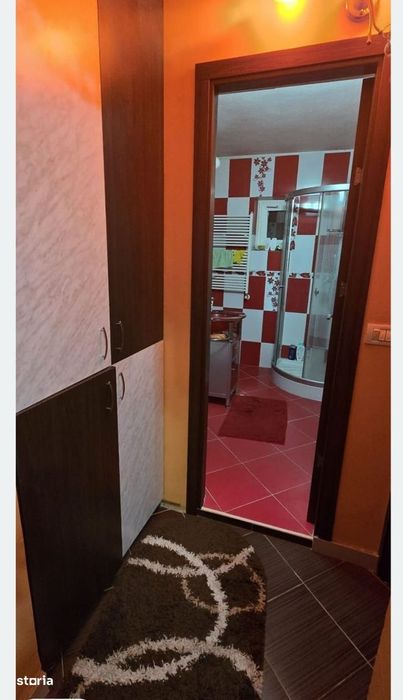 Apartament 2 camere decomandat, et.1, centru, mobilat, parcare