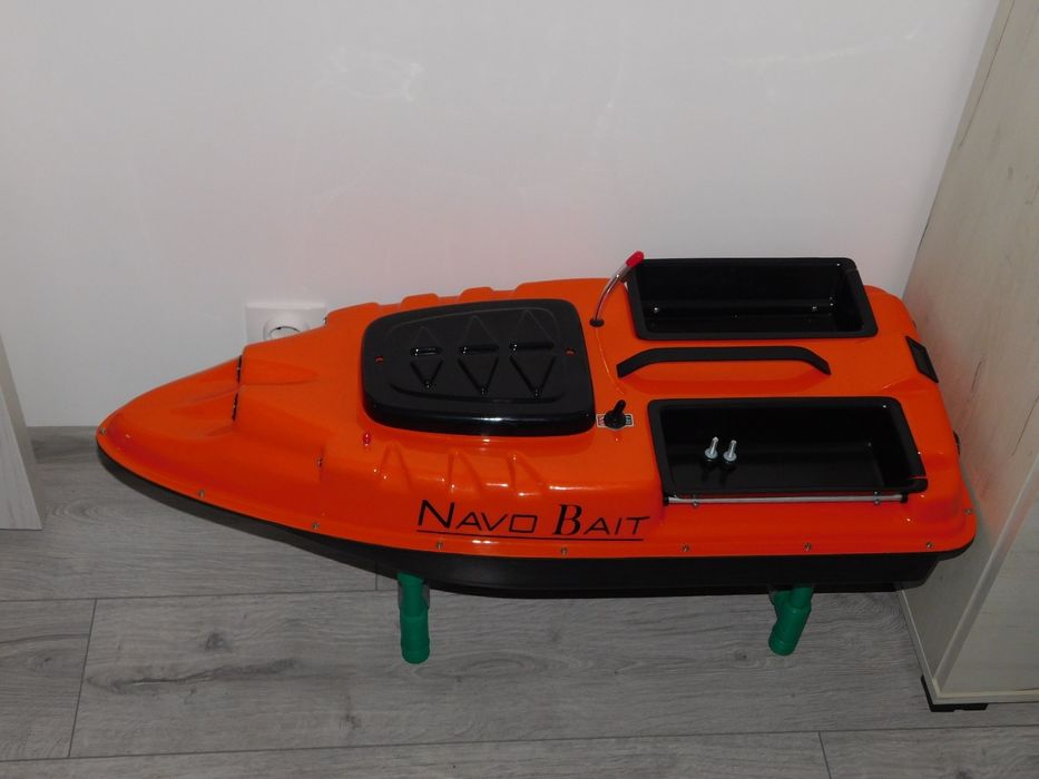 Navomodel plantat cu sonar