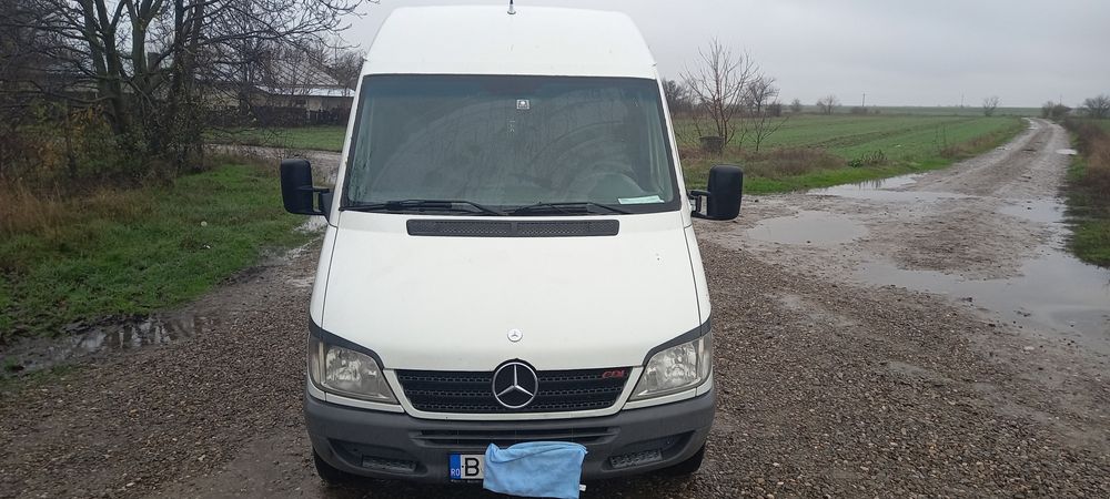Vând Mercedes Sprinter  8+1