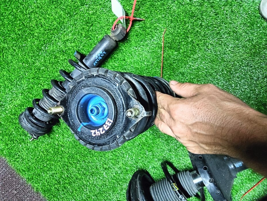 Стойки Субару Легаси.