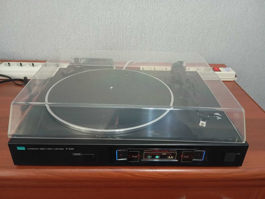 SANSUI винтажный проигрыватель винил дисков.