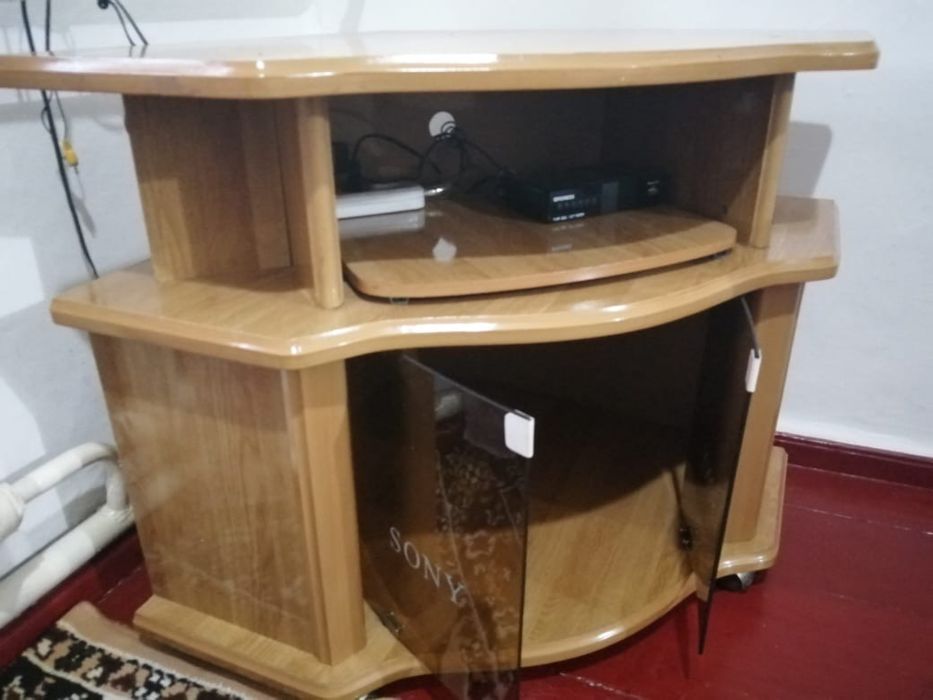 Продам подставку под телефизором