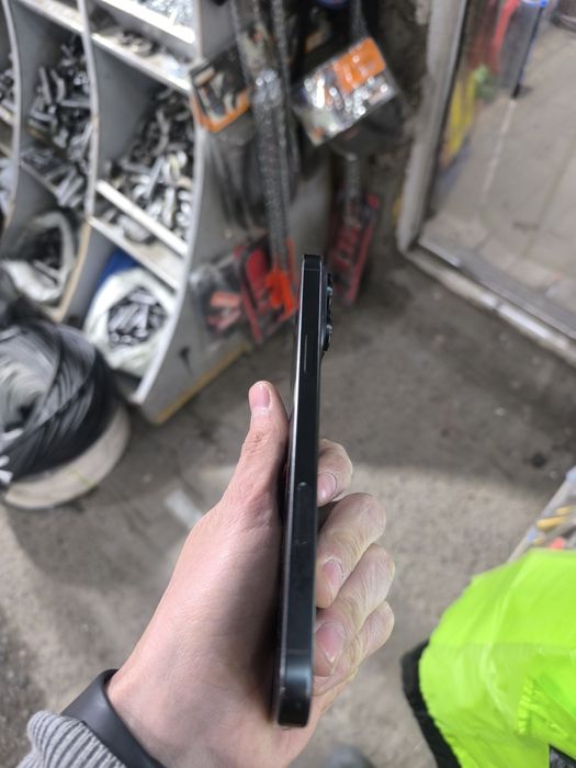 Iphone 16 pro max black 97% holati ideal kar dak bor barter bor