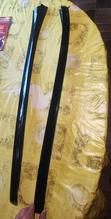 Лайсни за Mercedes C- класа W205/S205-2бр. За предно стъкло, черни.