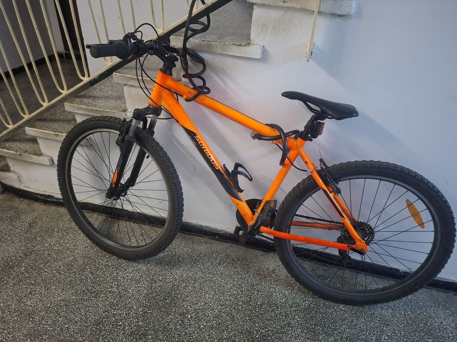 Vand bicicleta cu viteze pe fata si pe spate , roti 26 inchi
