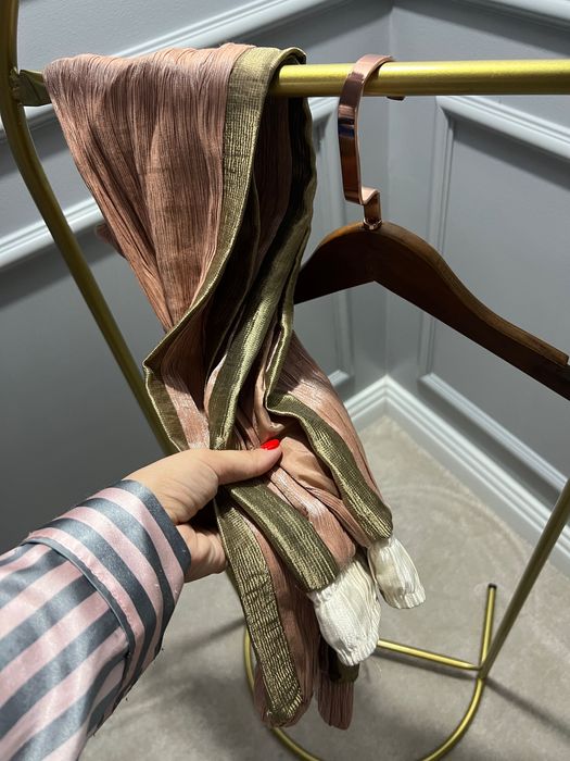 Pantalon Zara ( model foarte căutat)