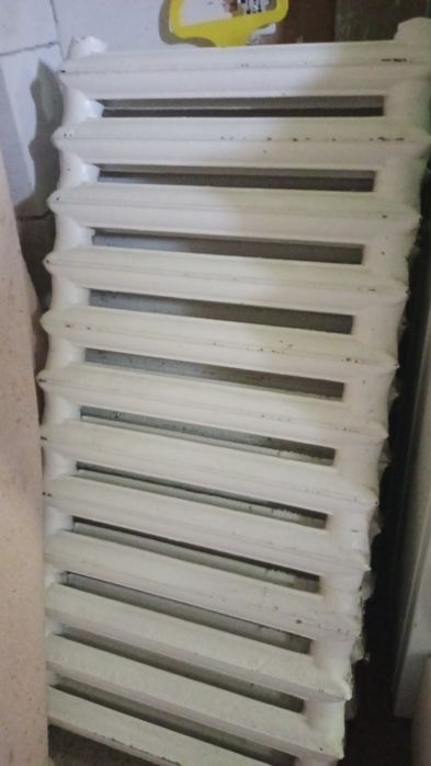 Продам чугунные батареи