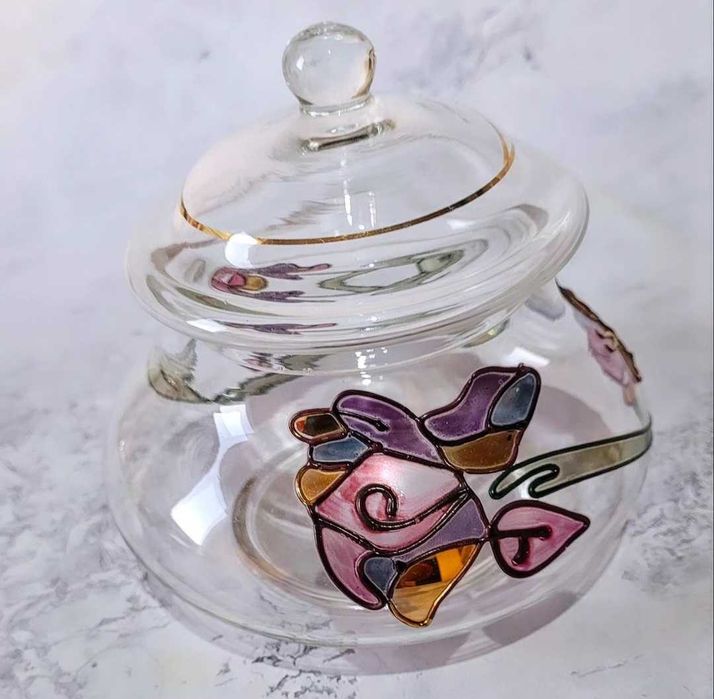 Стъклена ръчно рисувана бонбониера