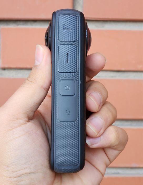 Экшн-камера Insta360 X4