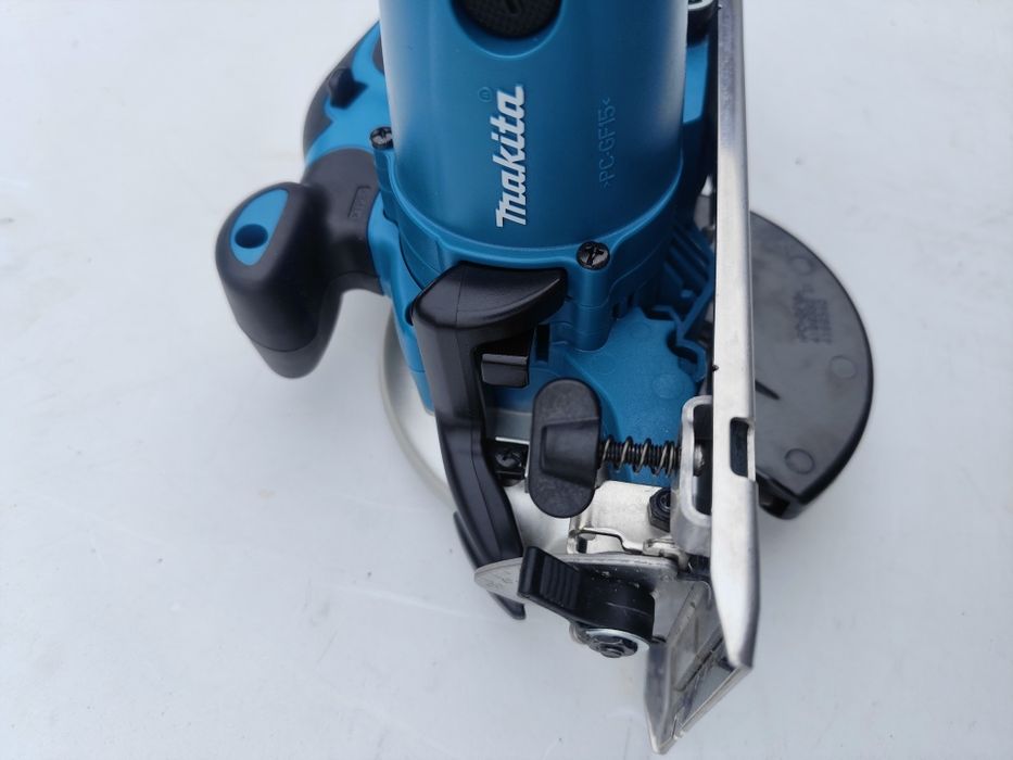 Акумулаторен ръчен циркуляр Макита Makita DSS501 + 5 Ah