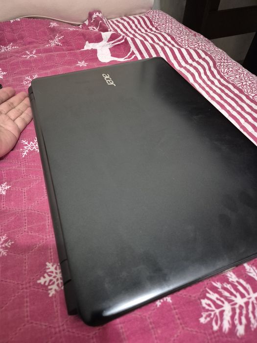 Ноутбук Aser Aspire E1