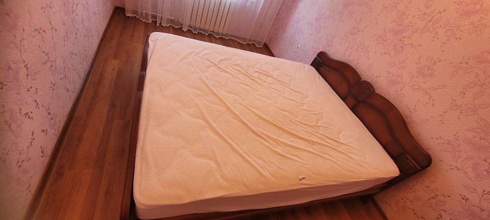 Продам кровать с матрасом