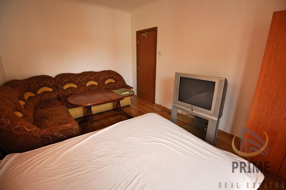 Дава се под наем Тристаен апартамент в Бургас, Център - 80 кв.м за 561 € - Снимка #12