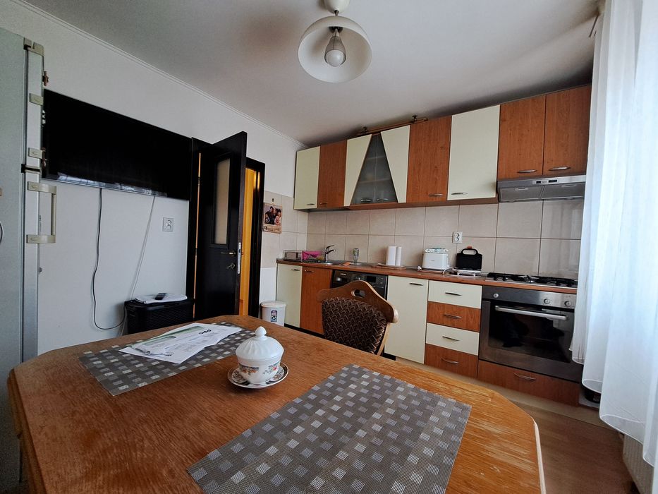 Particular vand apartament 3 camere, militari, uverturii,