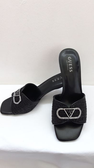 GUESS Три модела летни чехли с ток