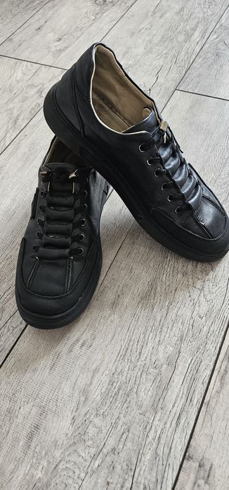 Продам обувь  39размер