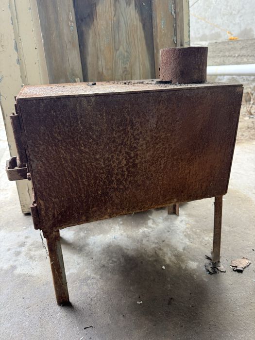 Печь газовая, буржуйка. Небольшая