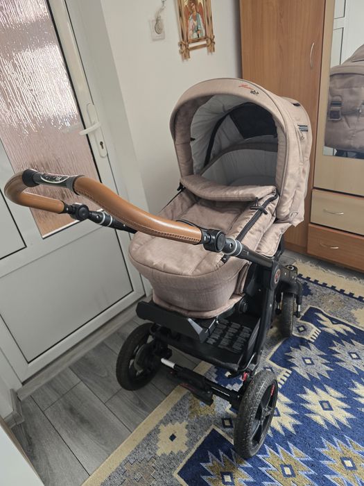 Cărucior bebeluși