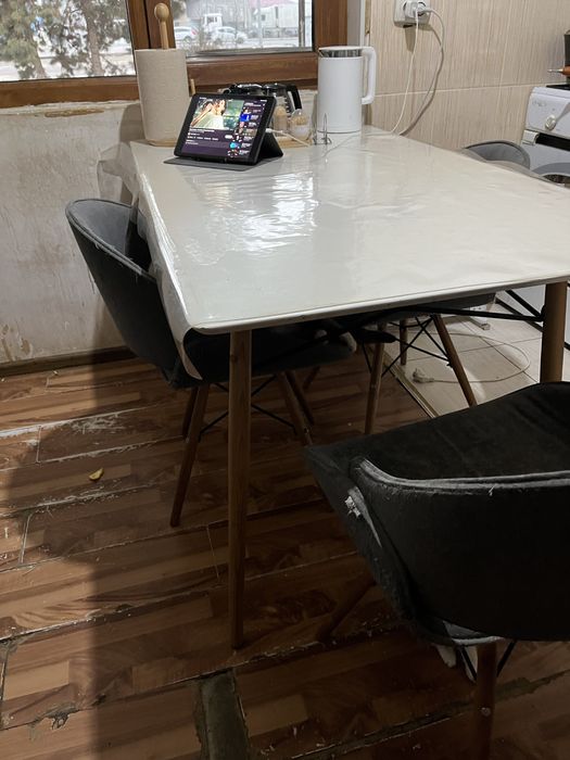 Продаю стол фирмы AIKO