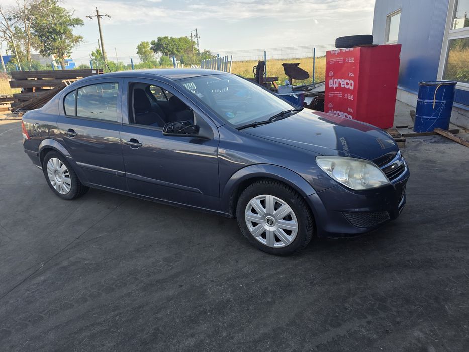 Dezmembrez opel astra h sedan 1.6 xer easytronic