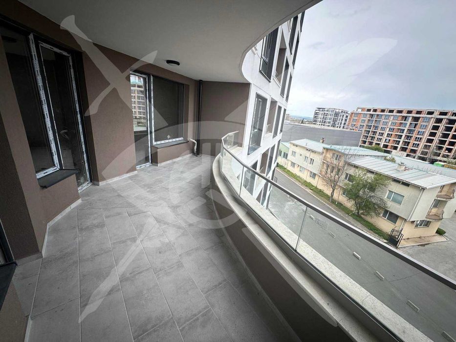 Продава се Тристаен апартамент в София, Хладилника - 119 кв.м за 1891 €/кв.м - Снимка #2