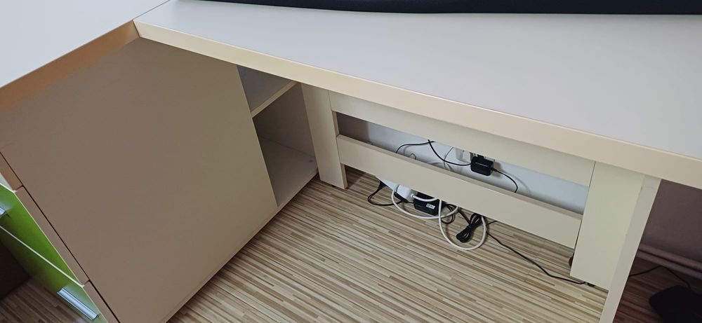 Pat + birou VAND URGENT