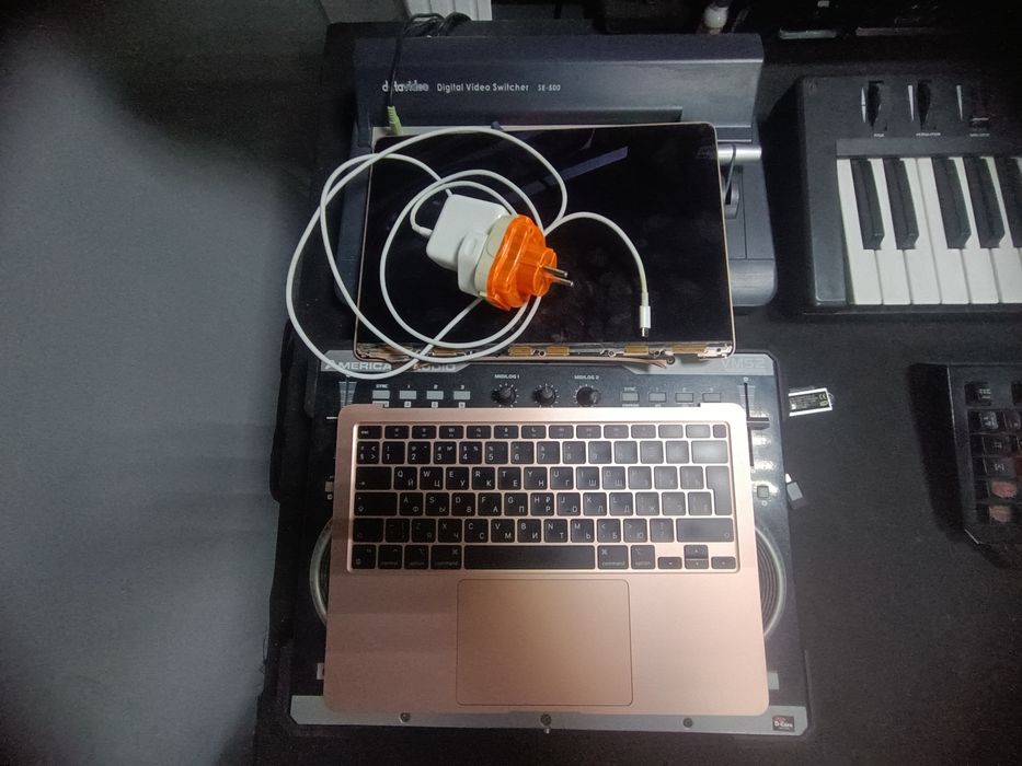 Запчасти на MacBook air m1 13 retina 2020 А2337