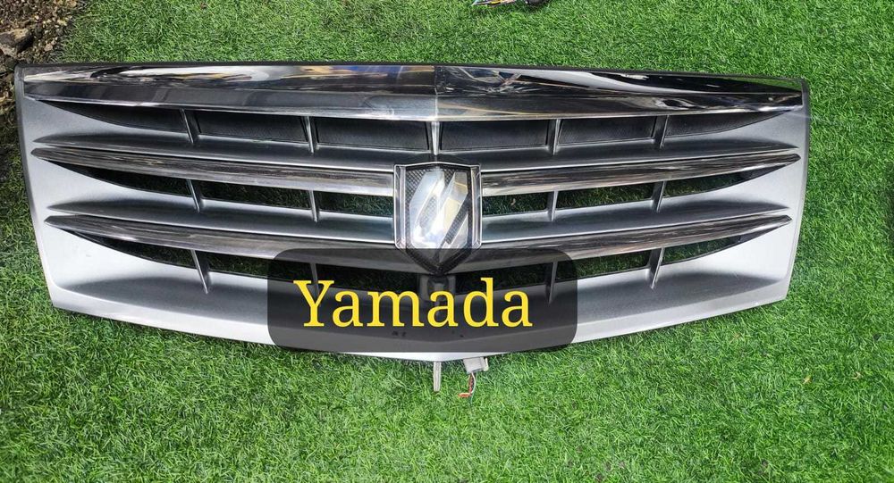 Решетка радиатора  оригинал