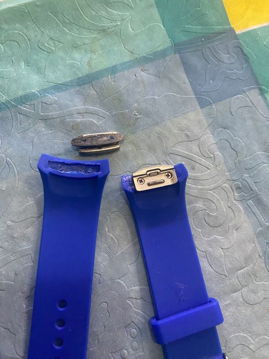 Часовник Samsung Gear s2