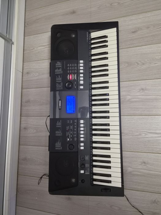 Yamaha PSR-E423.
