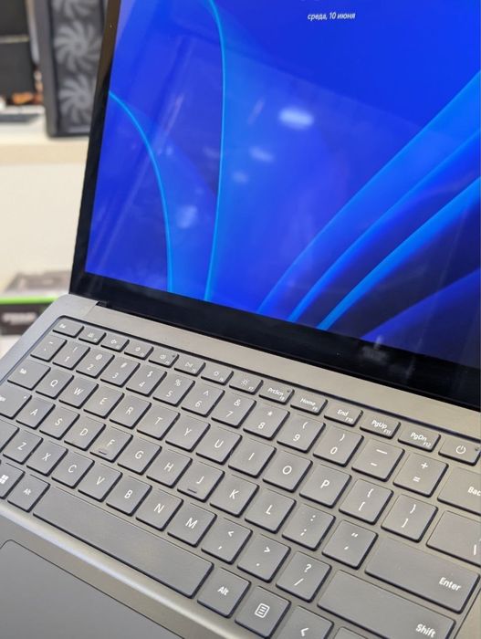 Microsft laptop 5 16/512 gb holati yaxshi