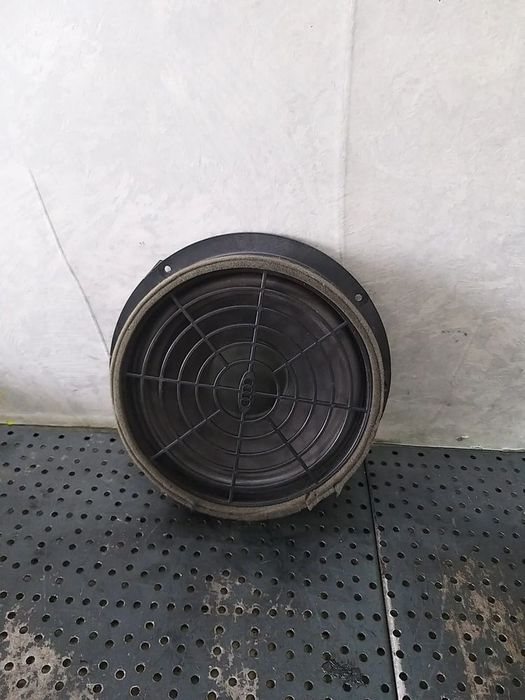 Boxa audio stanga fata audi q3 8u