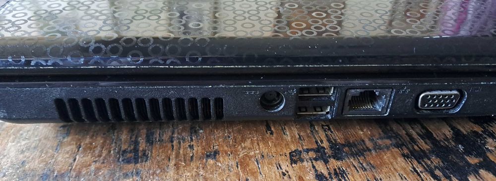 лаптоп Dell Inspiron N5030, Windows 7 Ultimate