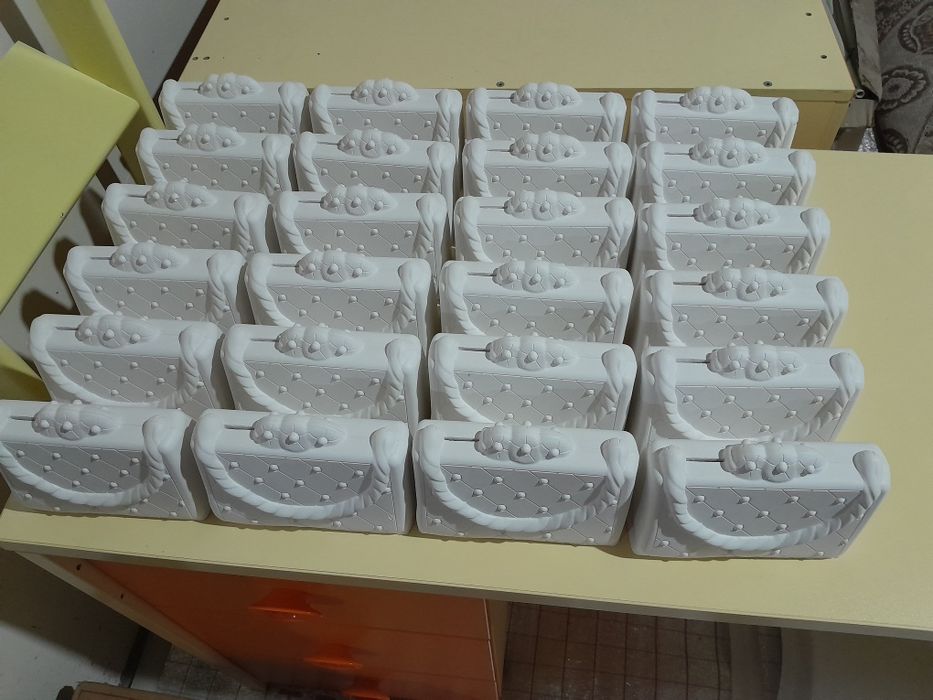 Гипстен жасалған копилкалар