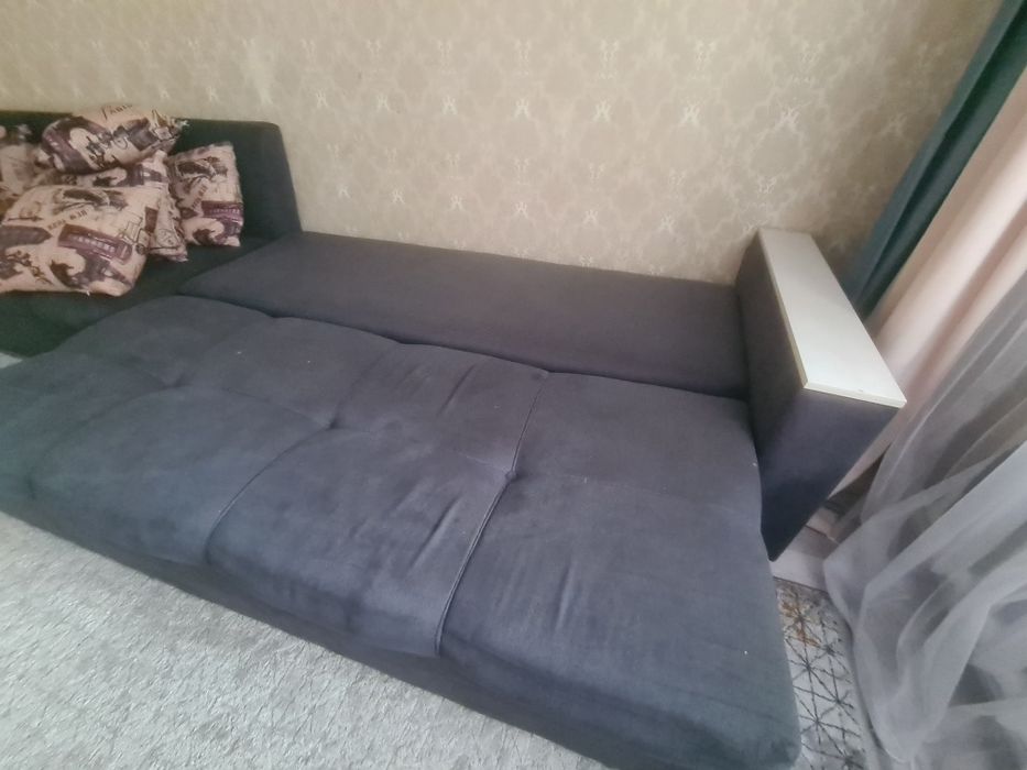 Диван б/у. В хорошем состоянии.