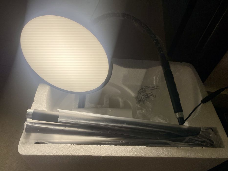 Lampa de podea noua , design modern