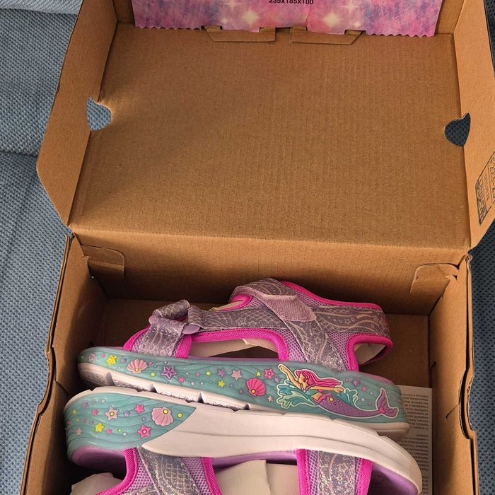 Skechers ( скечерс ) сандали светещи 30 номер