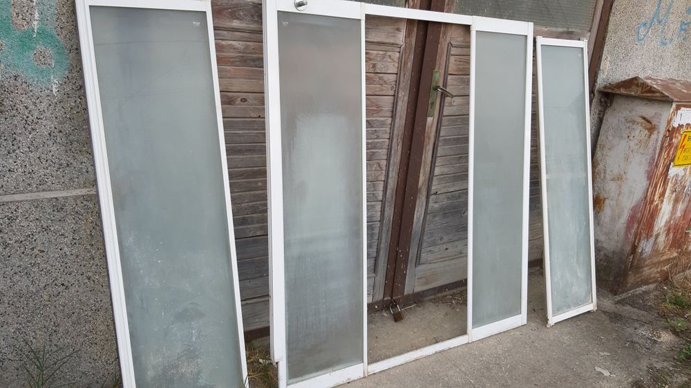 Параван над вана  с плъзгащи врати алуминий-закалени стъкла