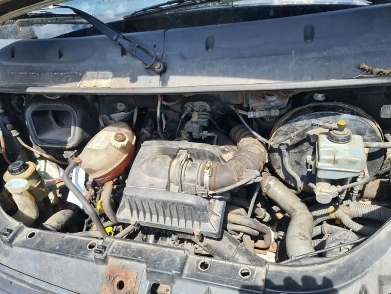 DEZMEMBREZ Nissan Interstar