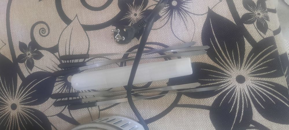 Продам электро-шашлычницу