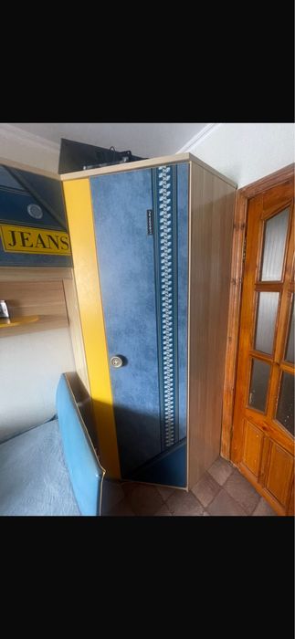 Продам спальный гарнитур