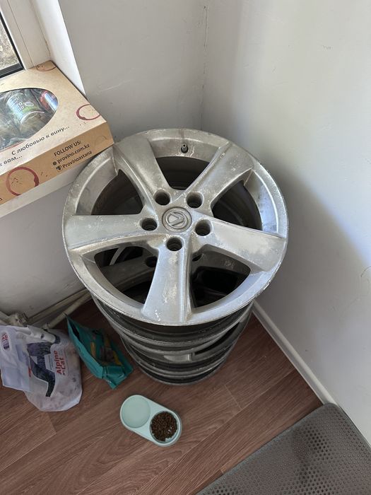 Продам диски R16 lexus