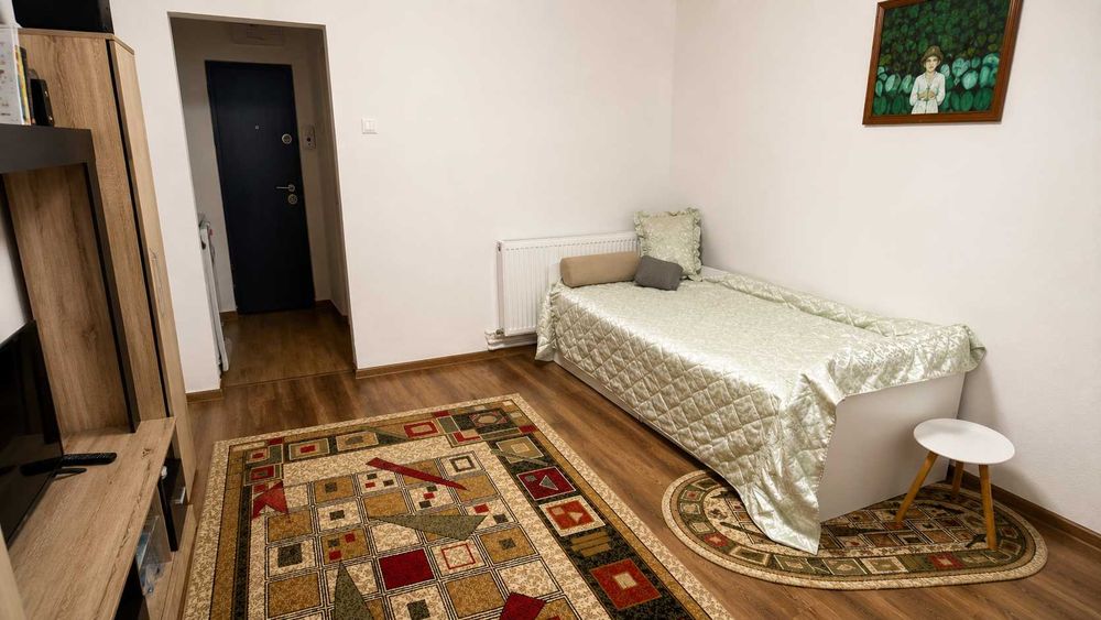 Închiriez garsonieră zonă centrală